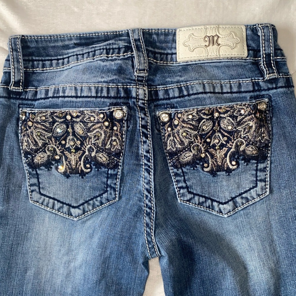 SZ 26 Miss Me Women's Straight Leg Jeans with Embroidered & Beaded Back Pockets